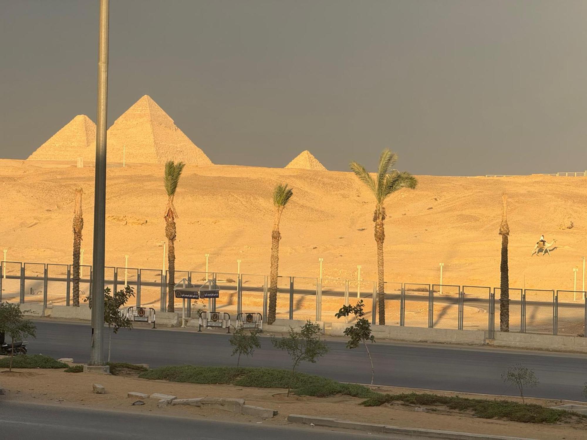 New White Pyramids Inn Ghatati Exteriör bild